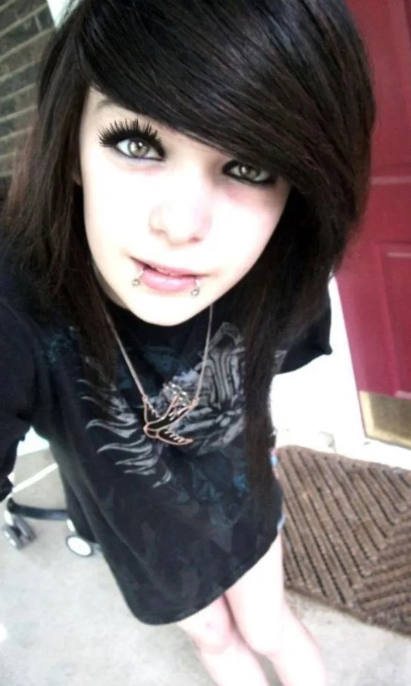 Cute Emo Hairstyles for Teens (23)