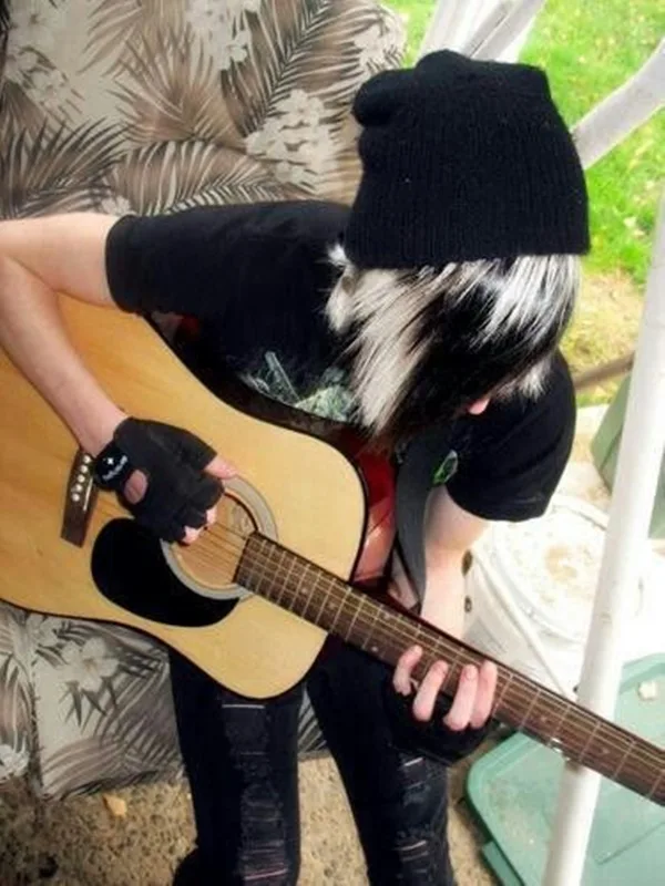 Cute Emo Hairstyles for Teens (8)