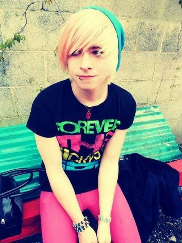 Cute Emo Hairstyles for Teens (9)