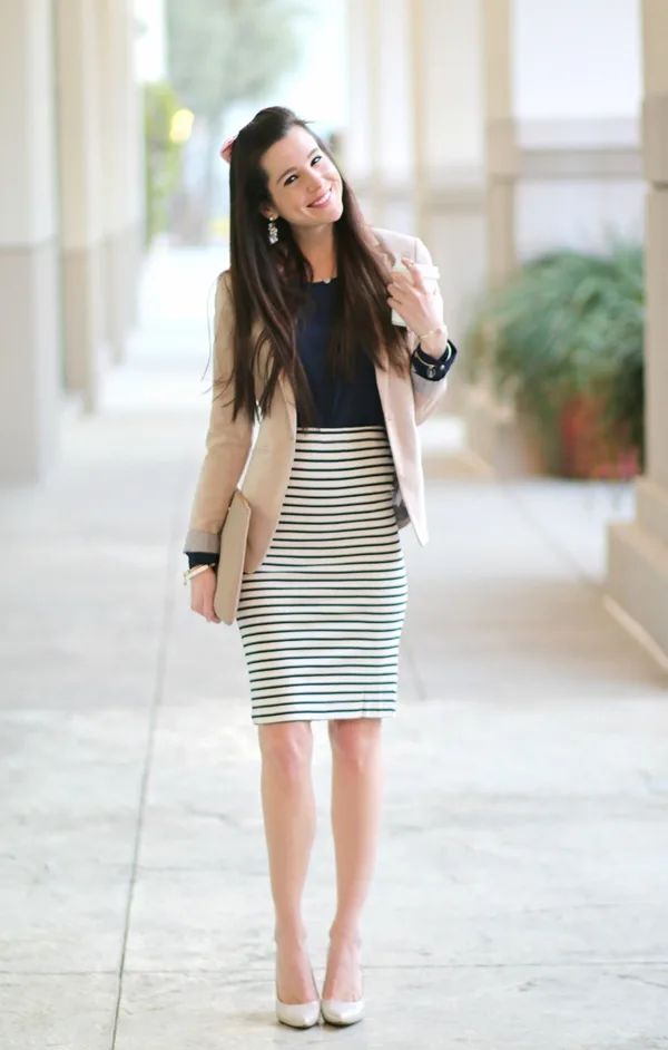 office-inspired-striped-skirt-outfits-26