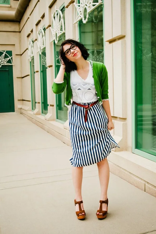 office-inspired-striped-skirt-outfits-36