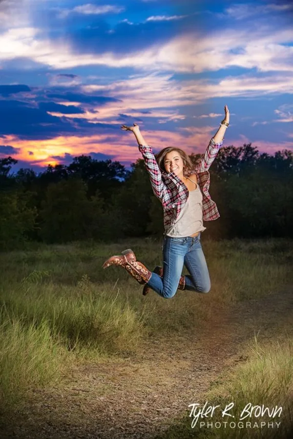 Senior Year Picture Ideas 34