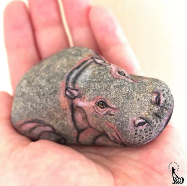 rock-and-pebble-art-ideas-18
