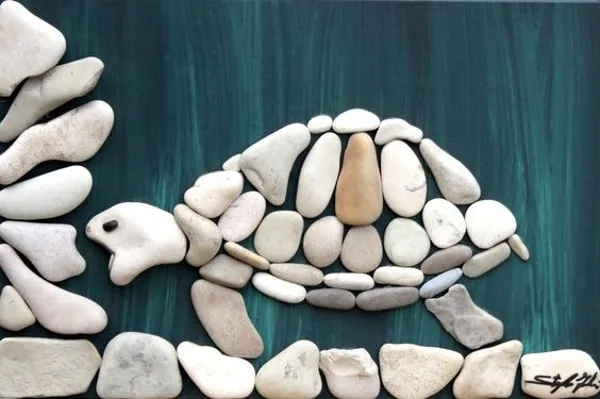 rock-and-pebble-art-ideas-25