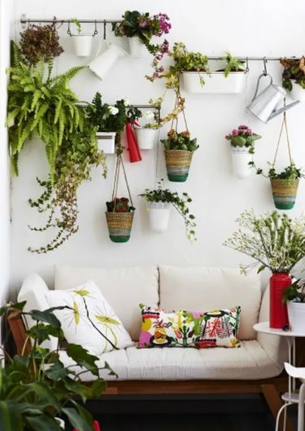 Super-Creative-Vertical-Garden-Ideas-23
