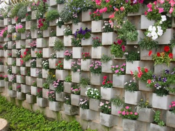 Super-Creative-Vertical-Garden-Ideas-40