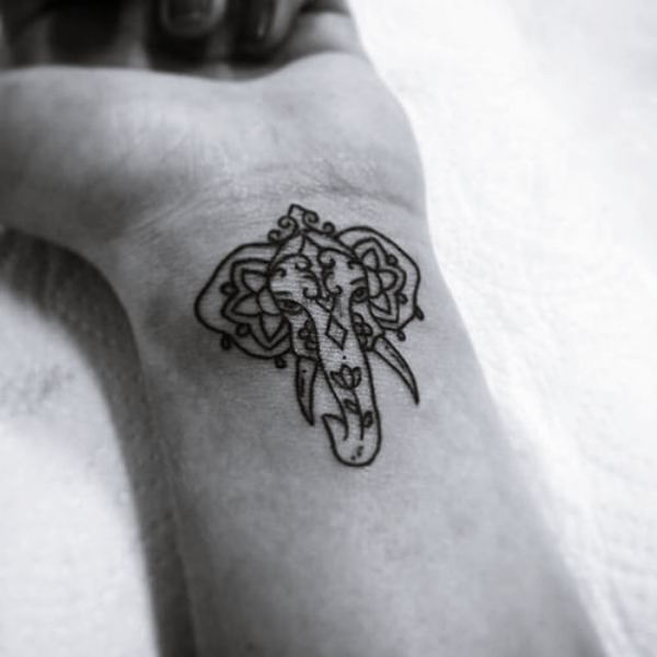 25 Good Luck Tattoos to Invite Good Fortune – Buzz16