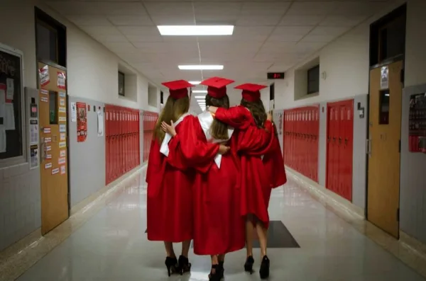 Best-Friend-Graduation-Picture-ideas
