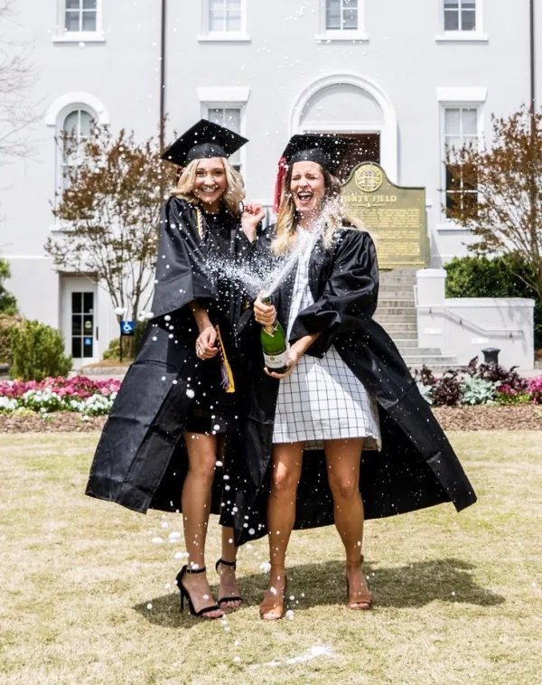 Best-Friend-Graduation-Picture-ideas