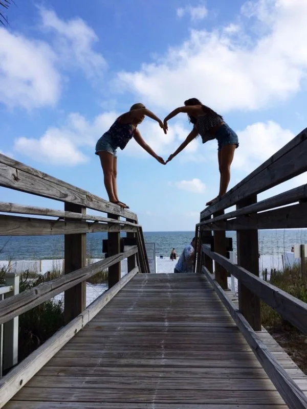 Best-Friend-Graduation-Picture-ideas