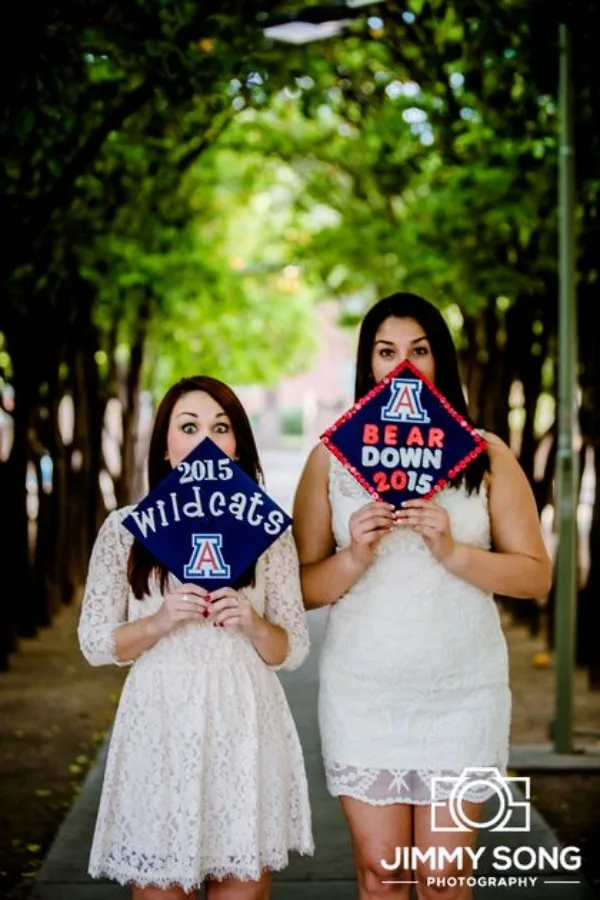 Best-Friend-Graduation-Picture-ideas