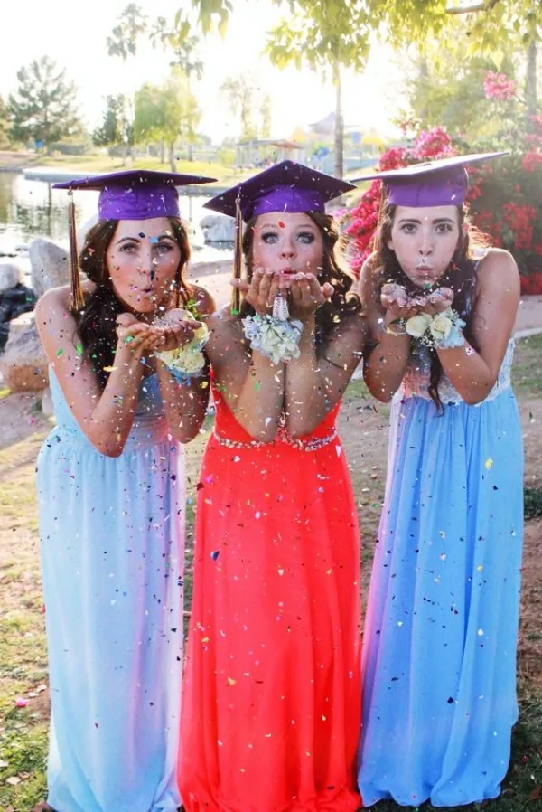 Best-Friend-Graduation-Picture-ideas