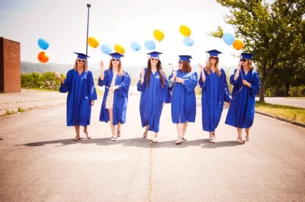 Best-Friend-Graduation-Picture-ideas