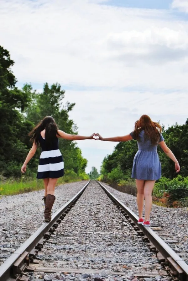 Best-Friend-Graduation-Picture-ideas