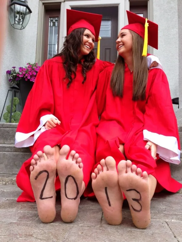 Best-Friend-Graduation-Picture-ideas