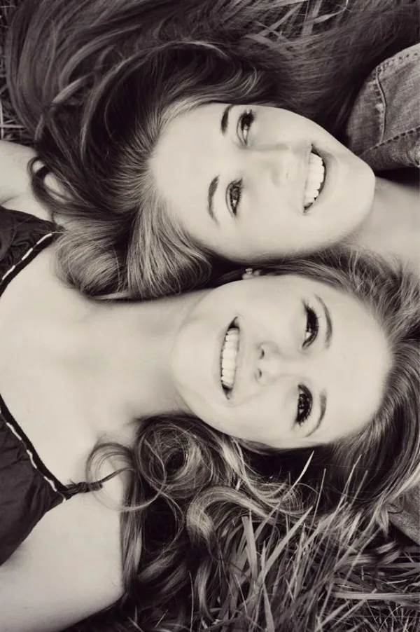Best-Friend-Graduation-Picture-ideas