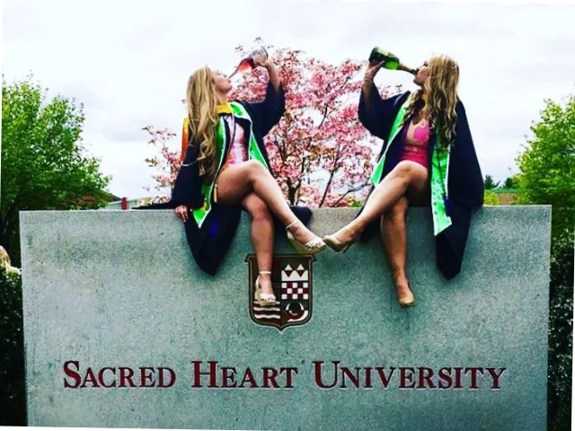 30-Best-Friend-Graduation-Picture-ideas