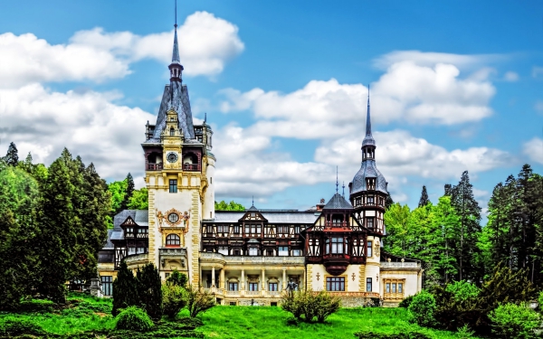 Most-Beautiful-Castles-Around-The-World