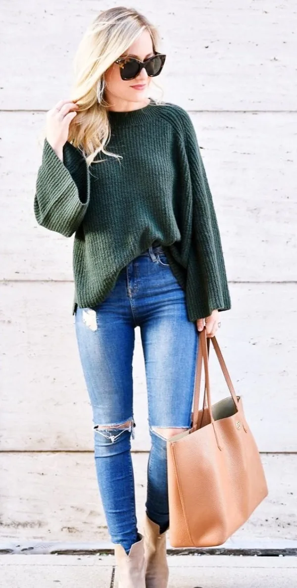 Off-to-Work-Oversized-Sweater-Outfits