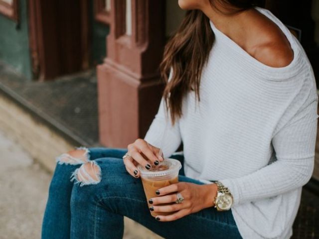 40 Sexy Off Shoulder Winter Outfits to Bend the Trend