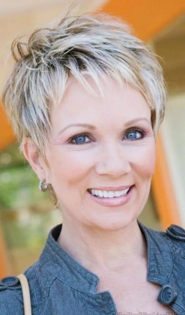 Sober-Hairstyles-For-Women-Over-50