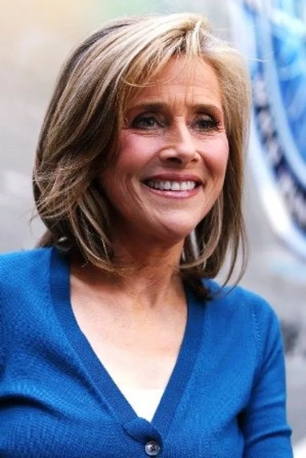 Sober-Hairstyles-For-Women-Over-50