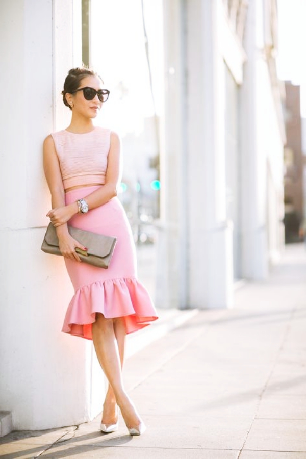 Knee-Length-Skirts-Outfit-for-Working-Women