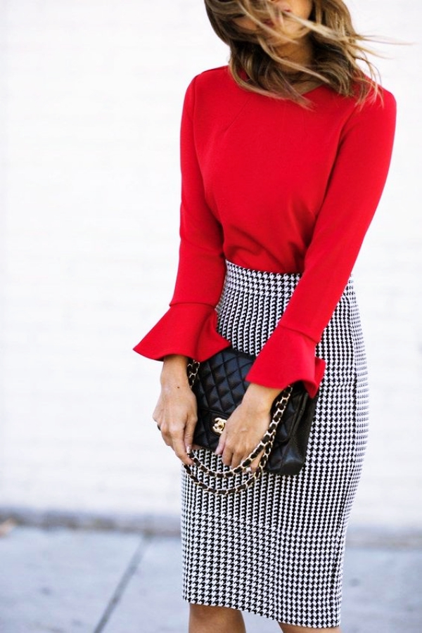 Knee-Length-Skirts-Outfit-for-Working-Women