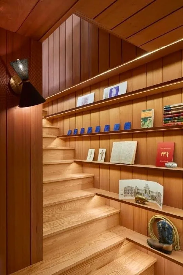 unique-stair-wall-decoration-ideas