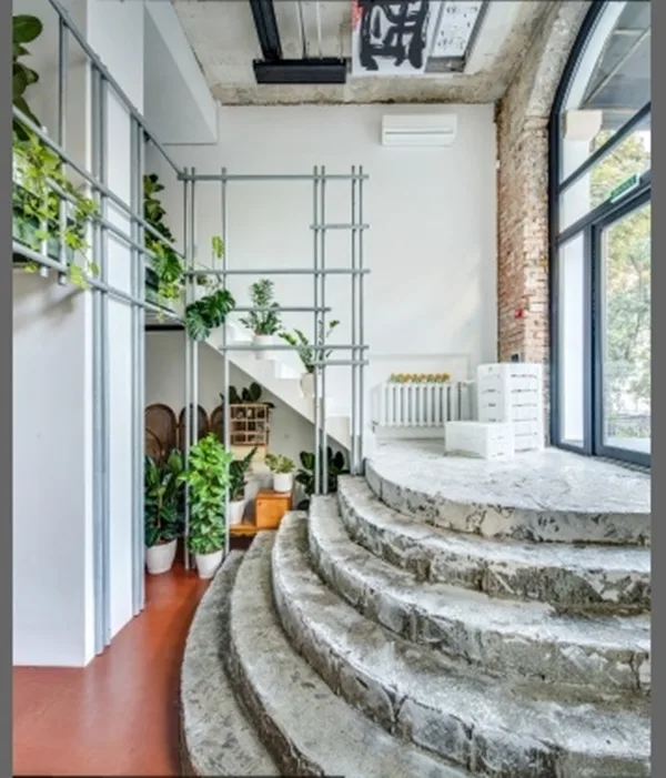 unique-stair-wall-decoration-ideas