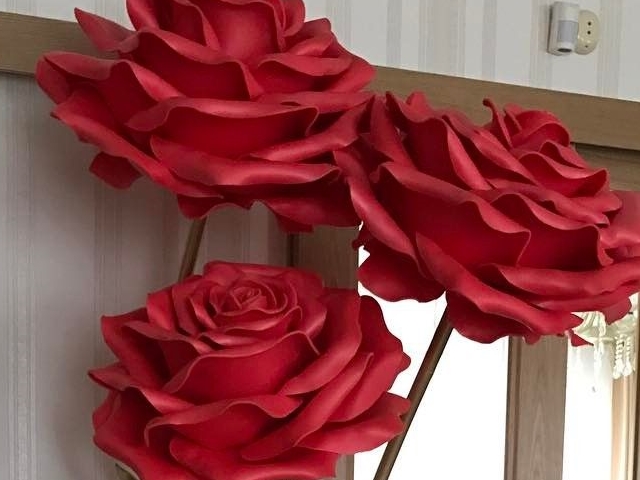 20 DIY Giant Paper Flowers Ideas to Try