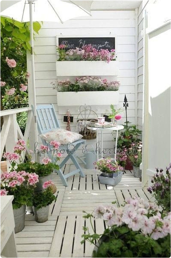 vintage-balcony-designs-add-richness-your-home