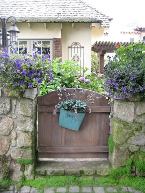 glorious-front-gate-designs-for-your-home