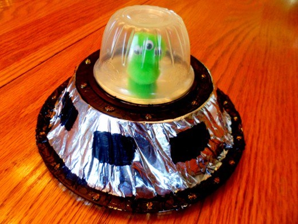 playful-easy-alien-craft-ideas-for-kids