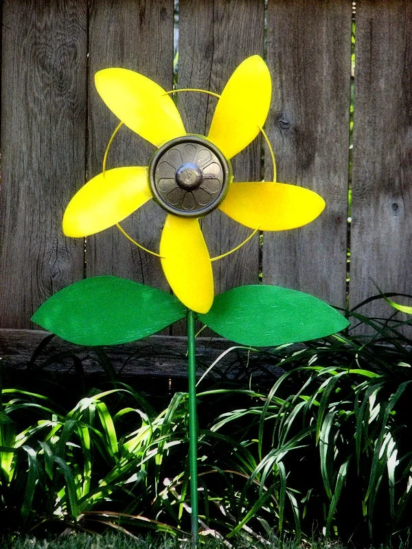 repurposing-fan-blade-craft-ideas-you-can-diy