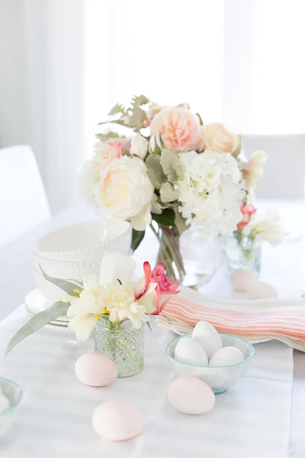 easy-table-decoration-ideas-with-flowers
