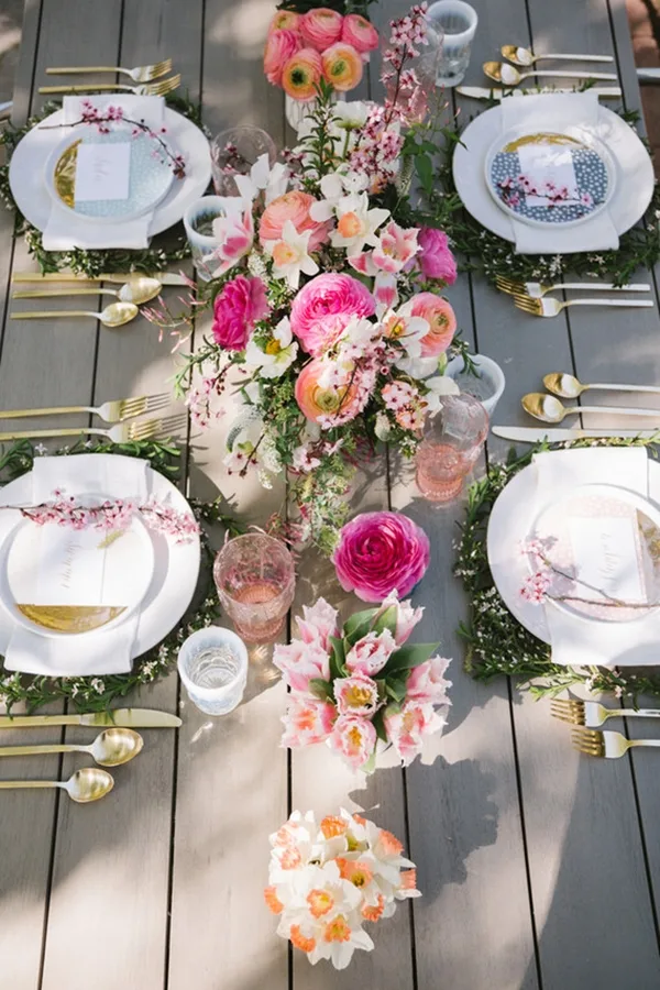 easy-table-decoration-ideas-with-flowers