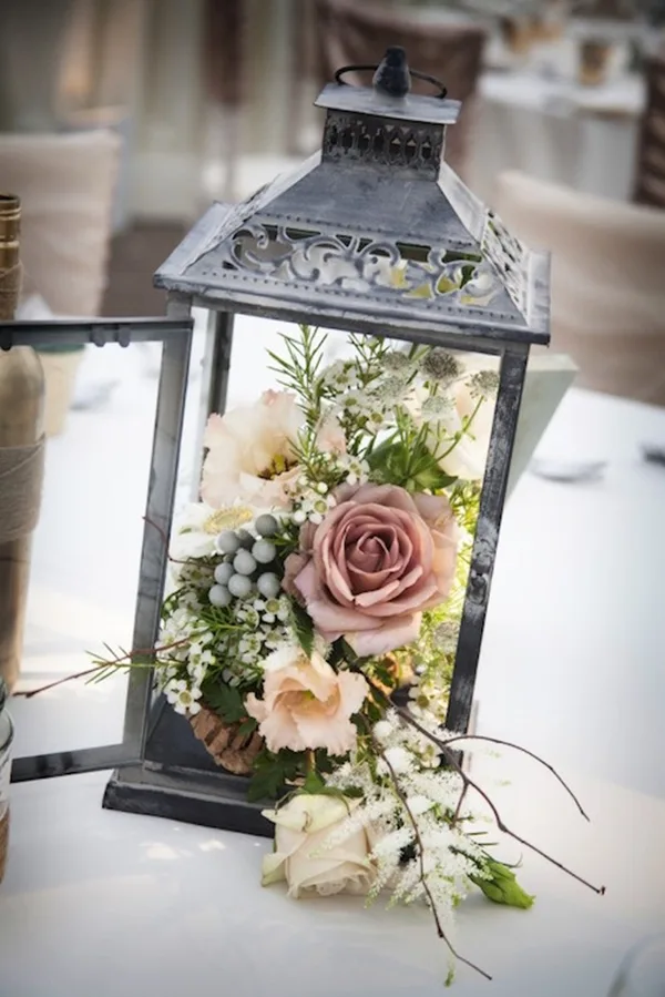 easy-table-decoration-ideas-with-flowers