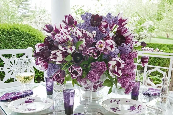 easy-table-decoration-ideas-with-flowers