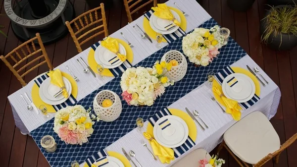 easy-table-decoration-ideas-with-flowers