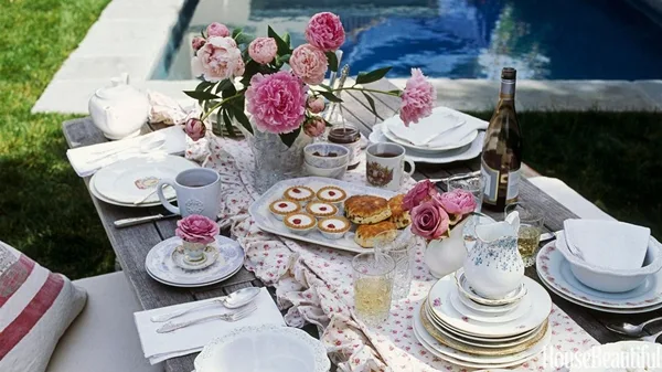 easy-table-decoration-ideas-with-flowers