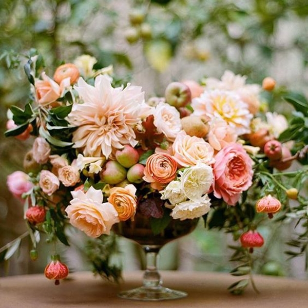 easy-table-decoration-ideas-with-flowers