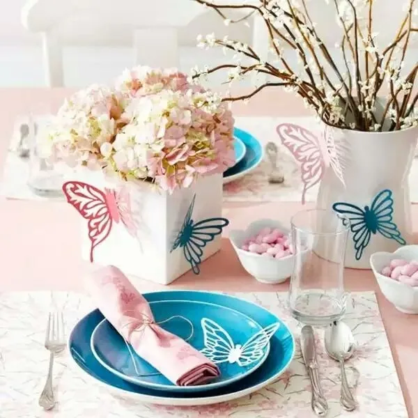 easy-table-decoration-ideas-with-flowers