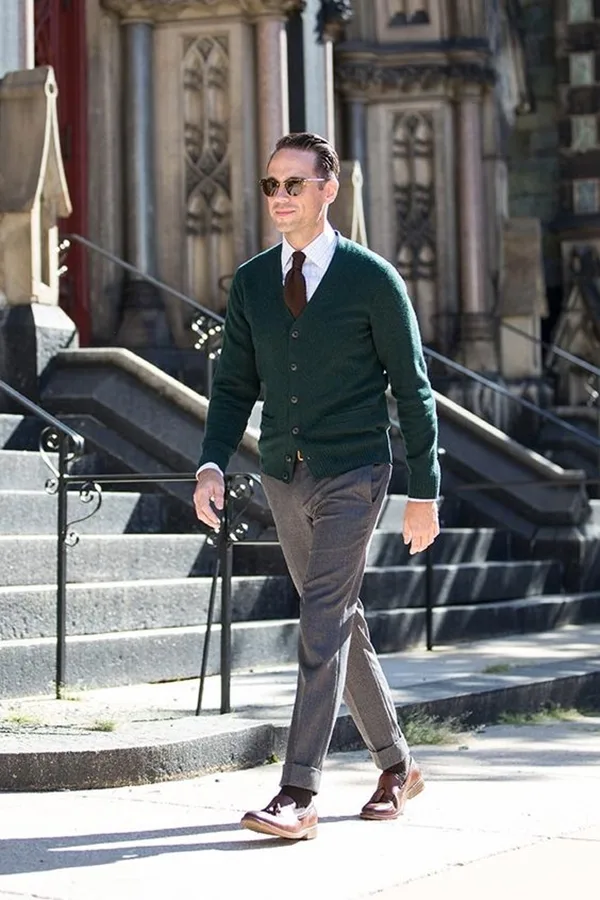 Ways-To-Wear-Tie-This-Winter