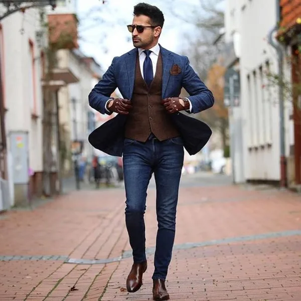 Ways-To-Wear-Tie-This-Winter