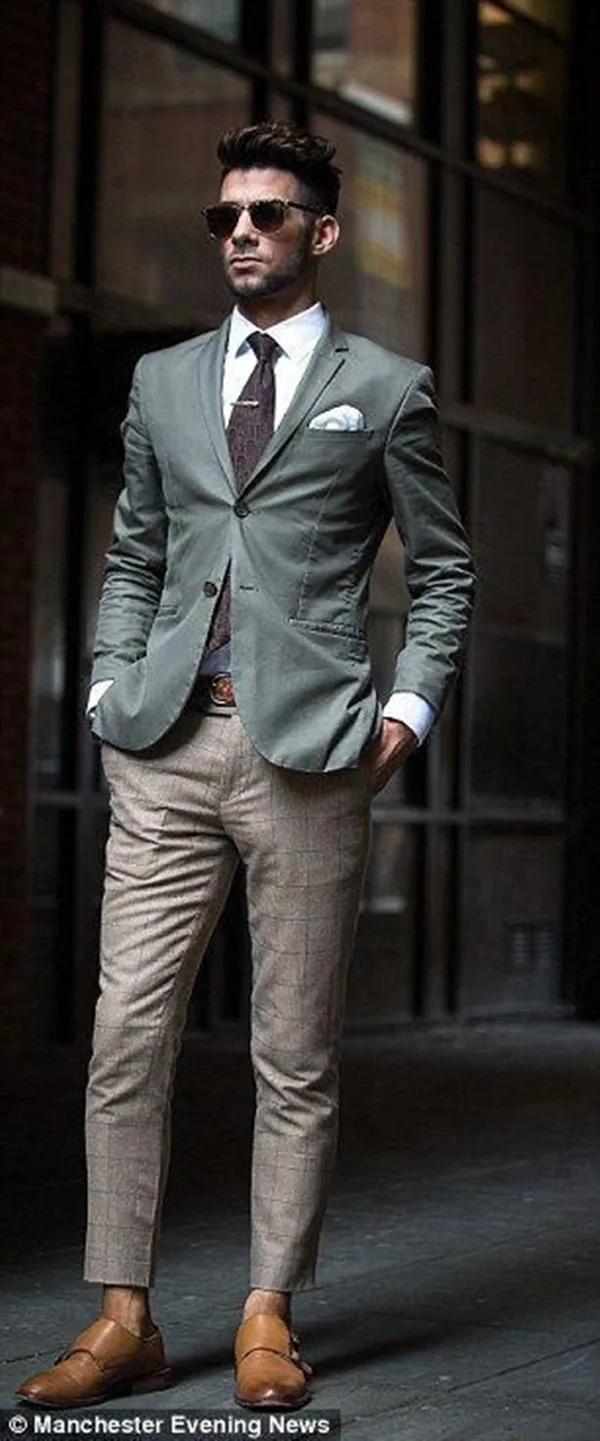 Ways-To-Wear-Tie-This-Winter