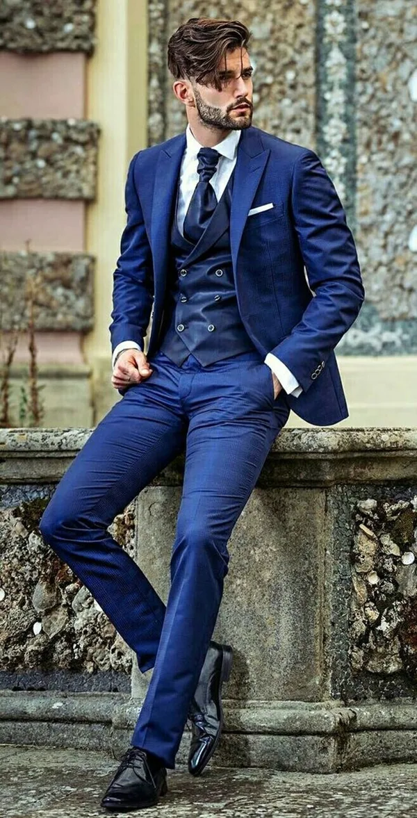 Ways-To-Wear-Tie-This-Winter