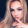 Best-Selfie-Poses-For-Boys-and-Girls