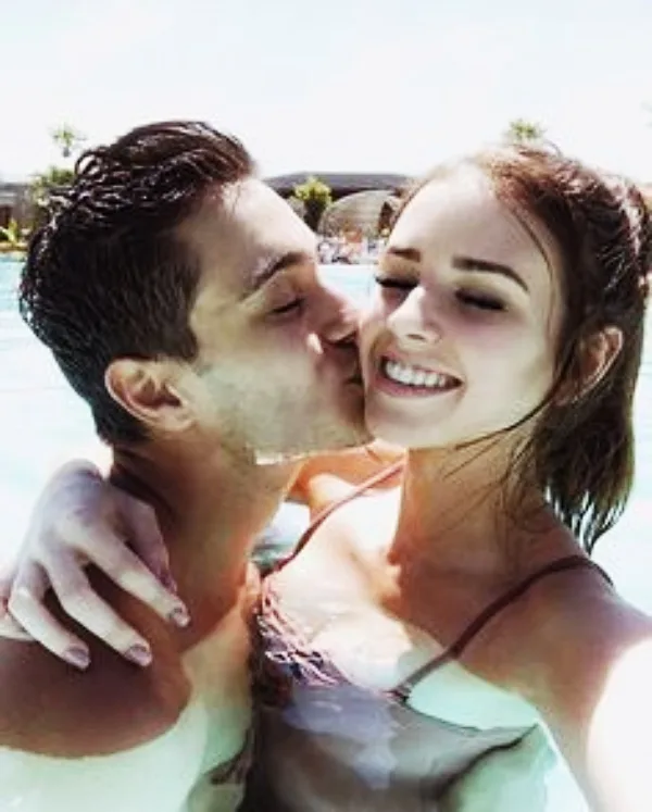 Best Selfie Poses For Couples