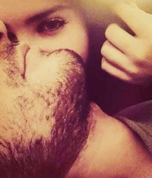 Best Selfie Poses For Couples